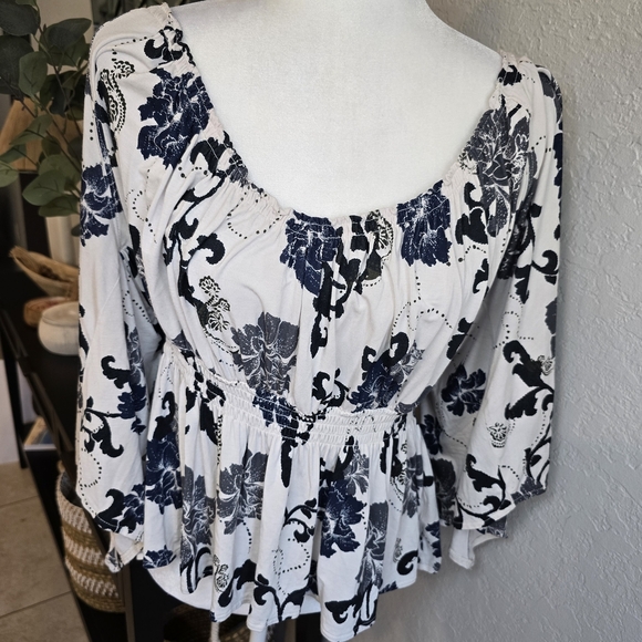 Free People Floral Glenside Top Boho Festival Ivory Peasant Ivory Blue Medium - Picture 2 of 7